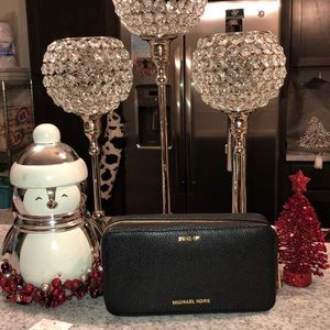 NWT MICHAEL KORS MAKEUP & BRUSH CASE